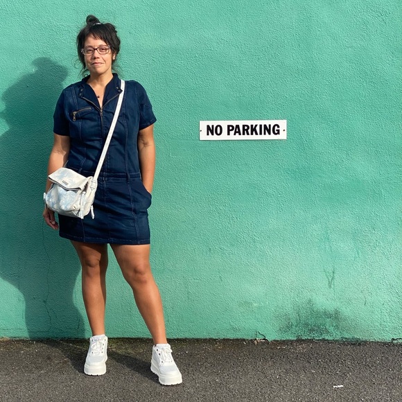 MEET YOUR POSHER, KAHIKI! - Picture 3 of 10